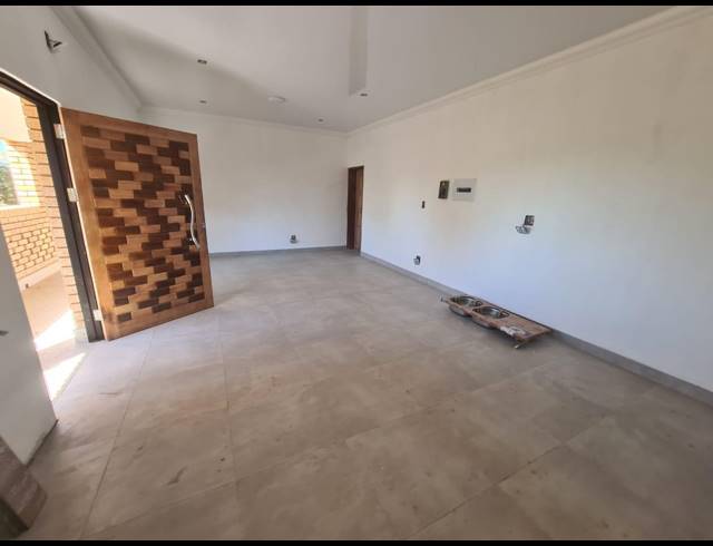 1 BEDROOM APARTMENT TO LET IN WATERVAL EAST